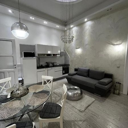 White Luxury Apartment Budapest Extérieur photo