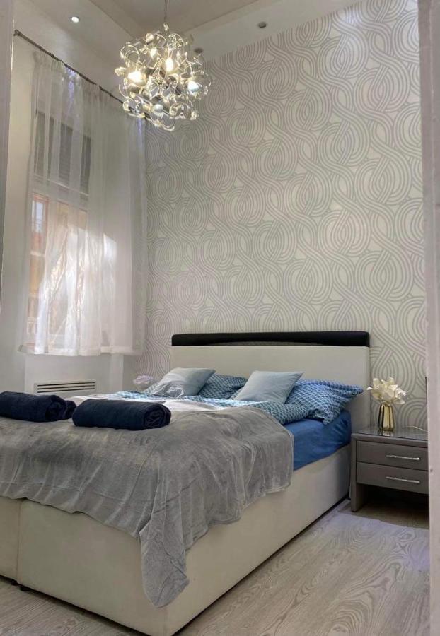 White Luxury Apartment Budapest Extérieur photo