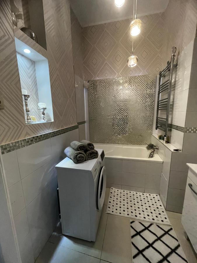 White Luxury Apartment Budapest Extérieur photo