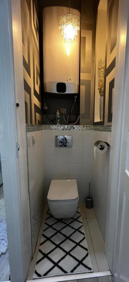 White Luxury Apartment Budapest Extérieur photo