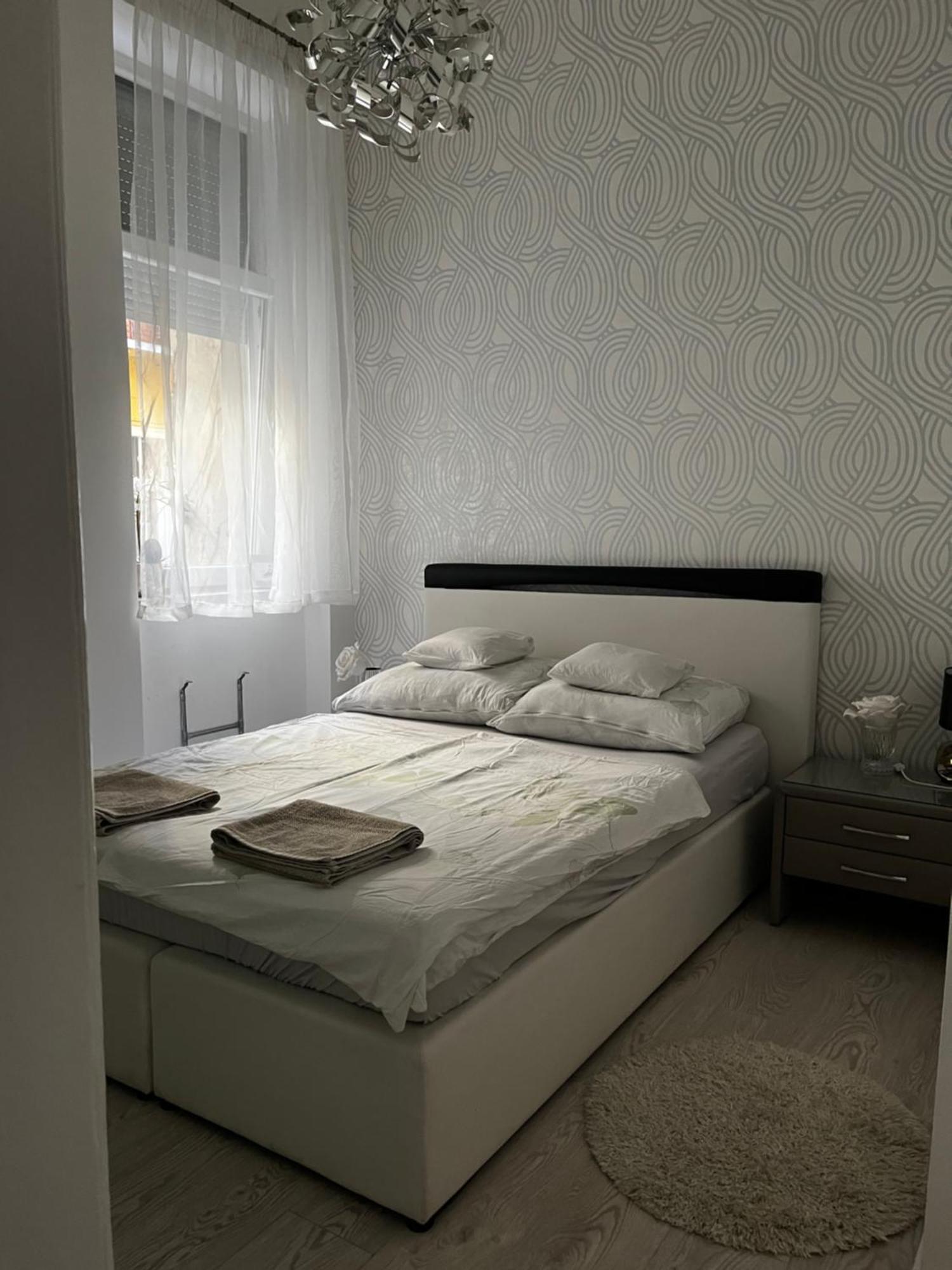 White Luxury Apartment Budapest Extérieur photo